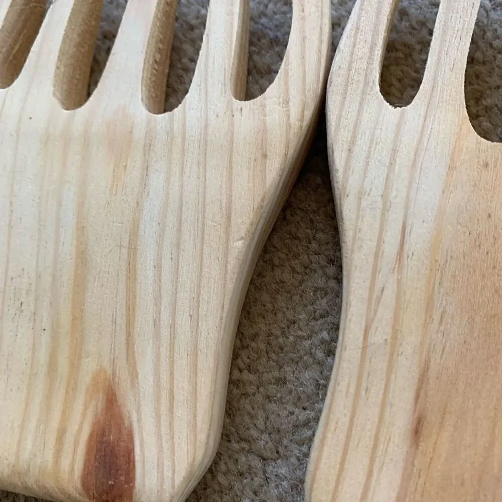ALASKA SOUVENIR WOODEN BEAR CLAW SALAD SERVING FORKS